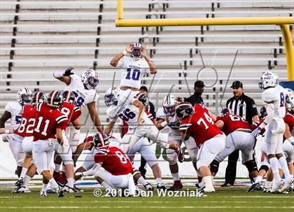 Thumbnail 3 in John Curtis Christian vs. West Monroe (Battle on the Border) photogallery.