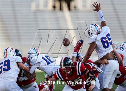 Thumbnail 3 in John Curtis Christian vs. West Monroe (Battle on the Border) photogallery.