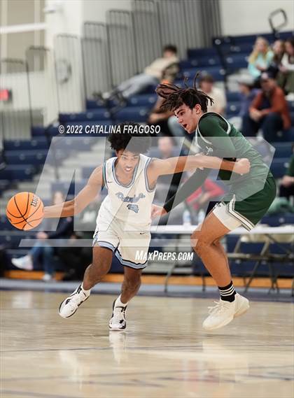 Thumbnail 3 in Colts Neck vs. Freehold Township (WOBM Christmas Classic) photogallery.