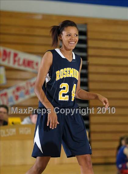 Thumbnail 2 in Rosemont vs. Milpitas (Lady Bulldogs Winter Classic) photogallery.