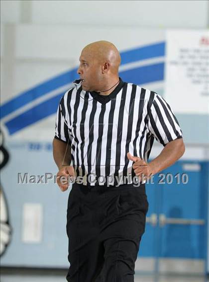 Thumbnail 3 in Rosemont vs. Milpitas (Lady Bulldogs Winter Classic) photogallery.