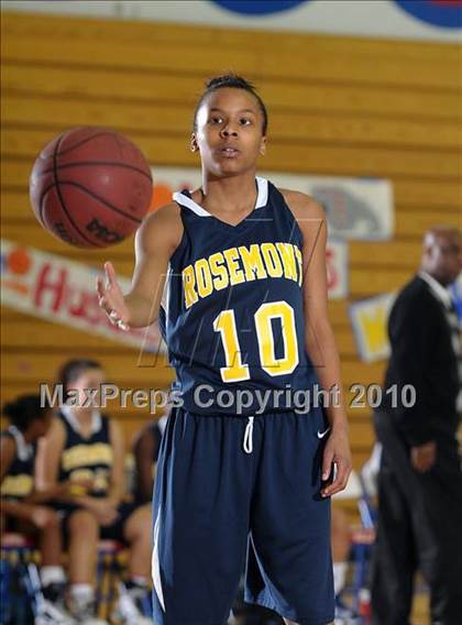 Thumbnail 2 in Rosemont vs. Milpitas (Lady Bulldogs Winter Classic) photogallery.