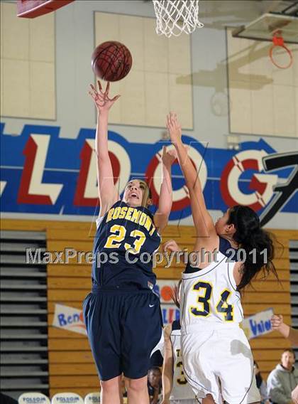 Thumbnail 3 in Rosemont vs. Milpitas (Lady Bulldogs Winter Classic) photogallery.