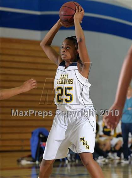 Thumbnail 2 in Rosemont vs. Milpitas (Lady Bulldogs Winter Classic) photogallery.