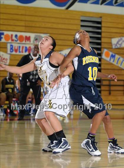 Thumbnail 3 in Rosemont vs. Milpitas (Lady Bulldogs Winter Classic) photogallery.