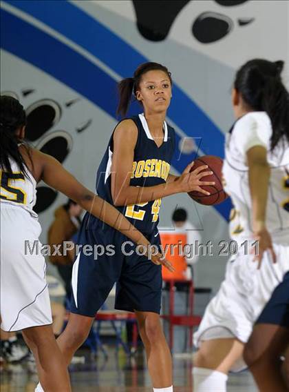 Thumbnail 1 in Rosemont vs. Milpitas (Lady Bulldogs Winter Classic) photogallery.