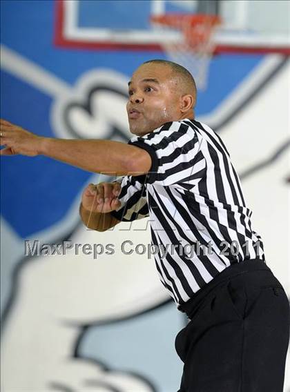 Thumbnail 3 in Rosemont vs. Milpitas (Lady Bulldogs Winter Classic) photogallery.