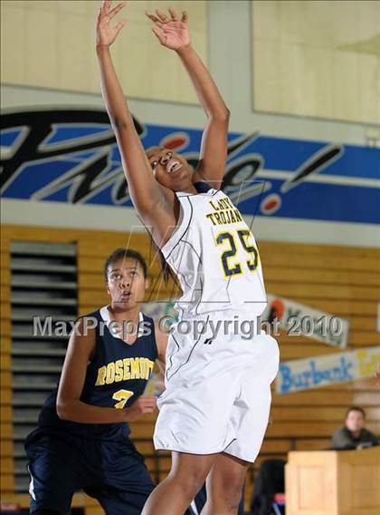 Thumbnail 2 in Rosemont vs. Milpitas (Lady Bulldogs Winter Classic) photogallery.