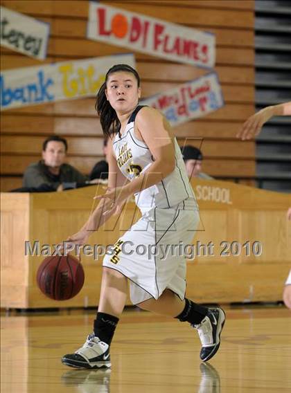 Thumbnail 3 in Rosemont vs. Milpitas (Lady Bulldogs Winter Classic) photogallery.