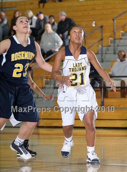 Thumbnail 2 in Rosemont vs. Milpitas (Lady Bulldogs Winter Classic) photogallery.