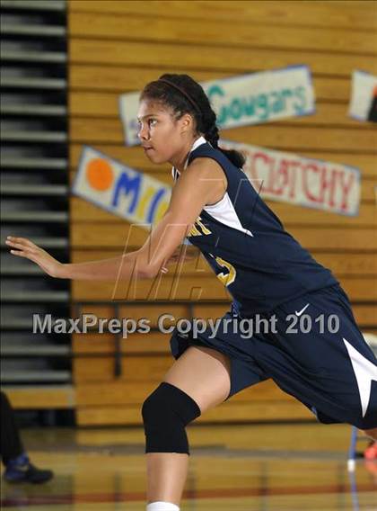 Thumbnail 2 in Rosemont vs. Milpitas (Lady Bulldogs Winter Classic) photogallery.