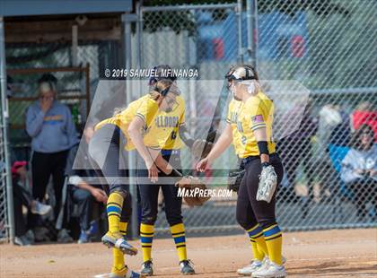 Thumbnail 2 in North Platte vs. Pius X photogallery.