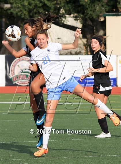 Thumbnail 3 in St. Lucy's vs Etiwanda photogallery.