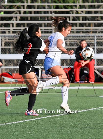 Thumbnail 2 in St. Lucy's vs Etiwanda photogallery.