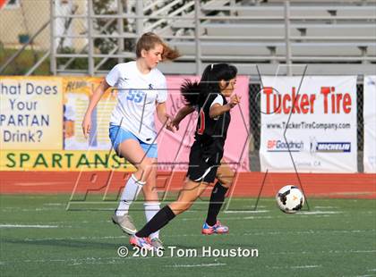 Thumbnail 2 in St. Lucy's vs Etiwanda photogallery.