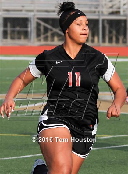 Thumbnail 2 in St. Lucy's vs Etiwanda photogallery.