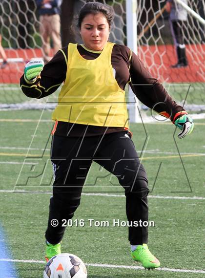 Thumbnail 3 in St. Lucy's vs Etiwanda photogallery.