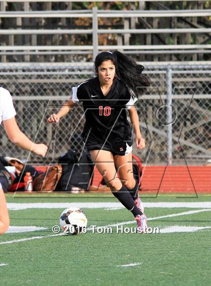 Thumbnail 3 in St. Lucy's vs Etiwanda photogallery.