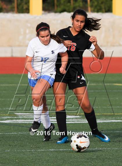 Thumbnail 3 in St. Lucy's vs Etiwanda photogallery.
