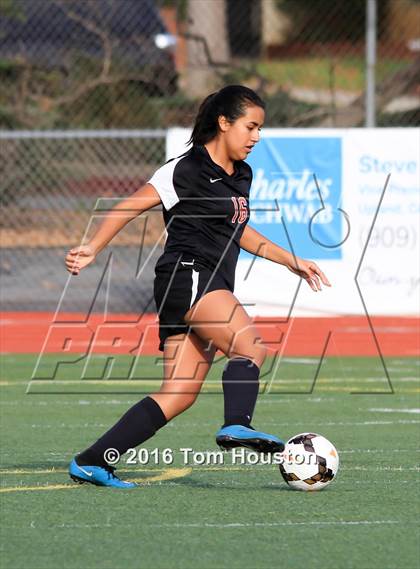 Thumbnail 3 in St. Lucy's vs Etiwanda photogallery.