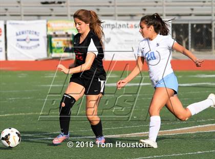 Thumbnail 3 in St. Lucy's vs Etiwanda photogallery.