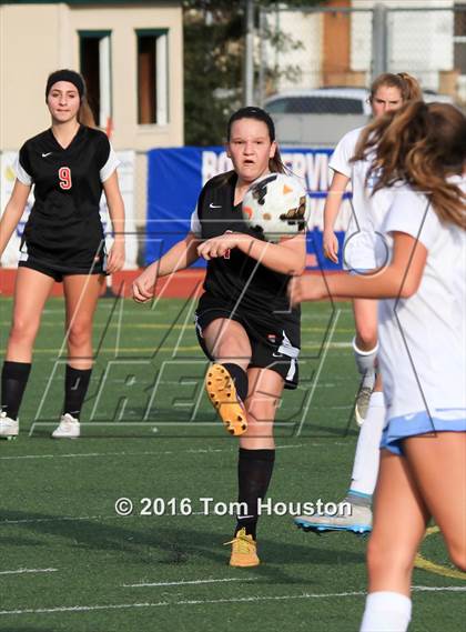 Thumbnail 3 in St. Lucy's vs Etiwanda photogallery.