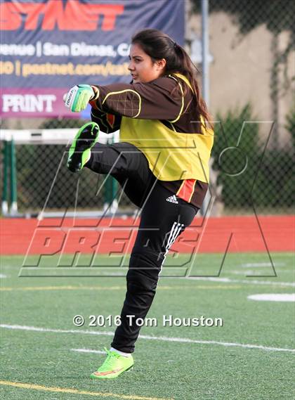 Thumbnail 3 in St. Lucy's vs Etiwanda photogallery.