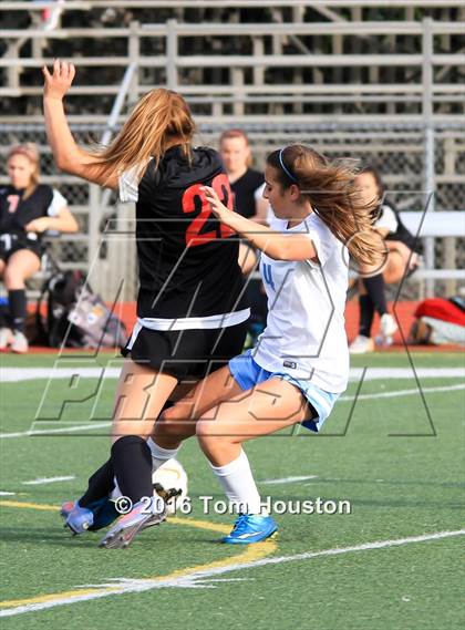 Thumbnail 2 in St. Lucy's vs Etiwanda photogallery.