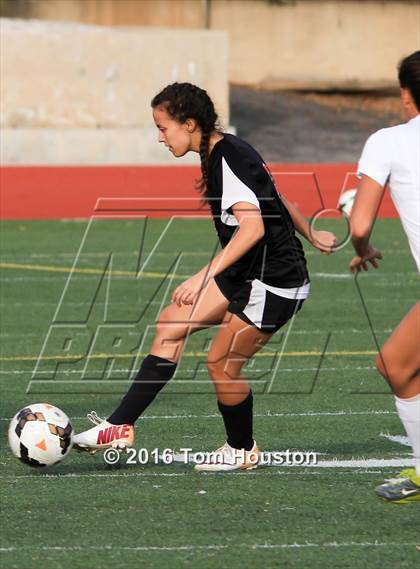 Thumbnail 2 in St. Lucy's vs Etiwanda photogallery.