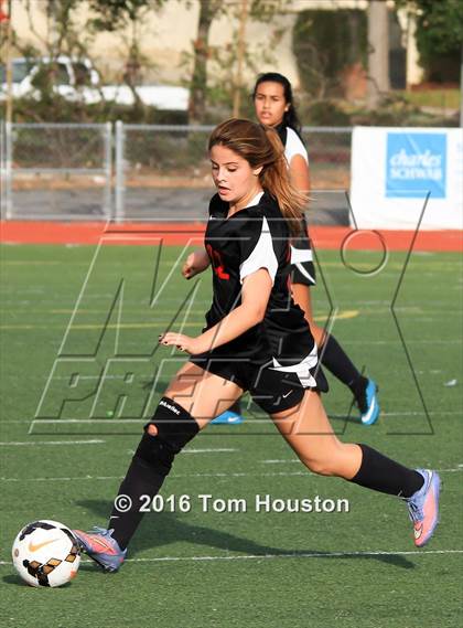 Thumbnail 3 in St. Lucy's vs Etiwanda photogallery.