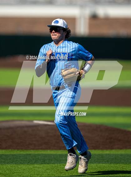 Thumbnail 3 in Dallas Jesuit vs. North Forney (Warrior-Panther Classic) photogallery.