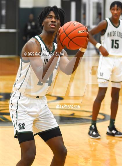 Thumbnail 1 in Mayde Creek vs Katy Taylor photogallery.