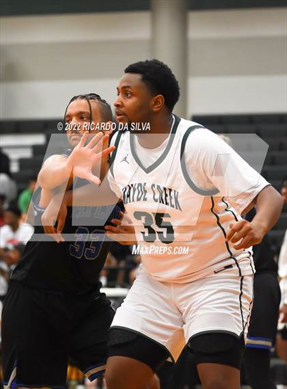 Thumbnail 3 in Mayde Creek vs Katy Taylor photogallery.