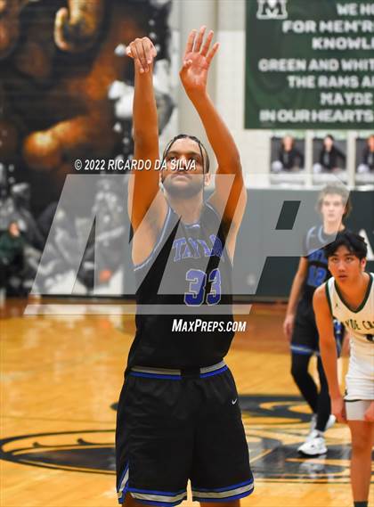 Thumbnail 2 in Mayde Creek vs Katy Taylor photogallery.