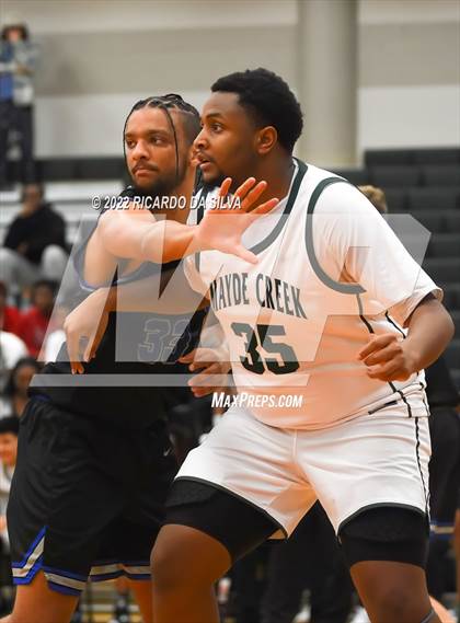 Thumbnail 1 in Mayde Creek vs Katy Taylor photogallery.