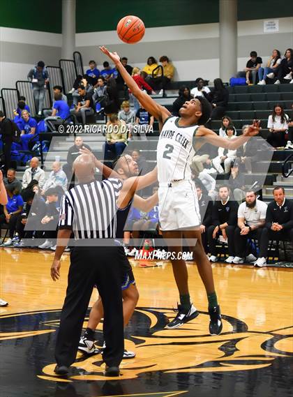 Thumbnail 2 in Mayde Creek vs Katy Taylor photogallery.