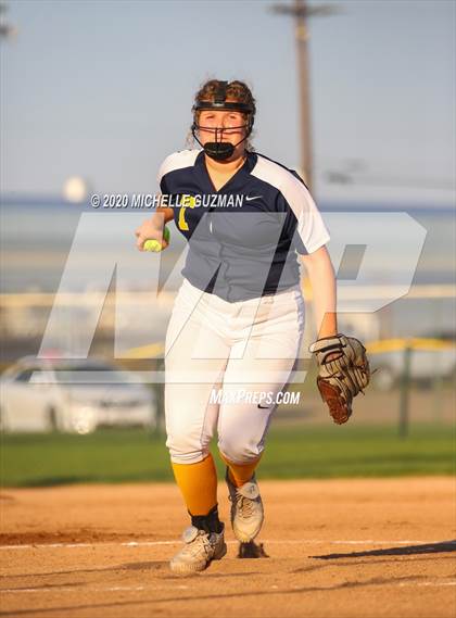 Thumbnail 2 in Turlock vs. Central Catholic photogallery.