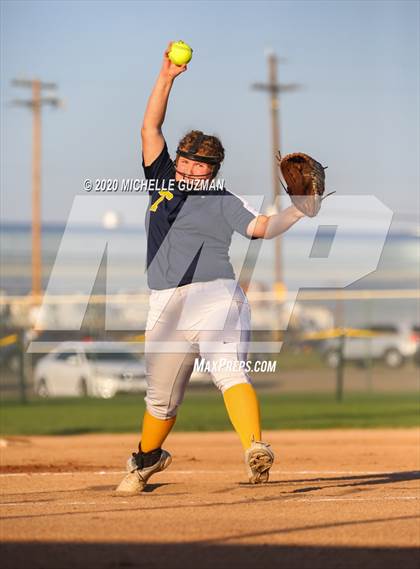 Thumbnail 1 in Turlock vs. Central Catholic photogallery.