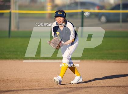 Thumbnail 2 in Turlock vs. Central Catholic photogallery.