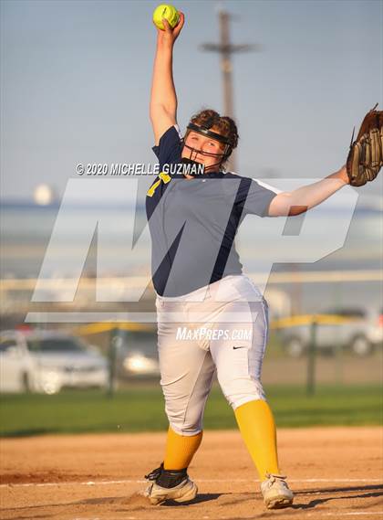 Thumbnail 3 in Turlock vs. Central Catholic photogallery.