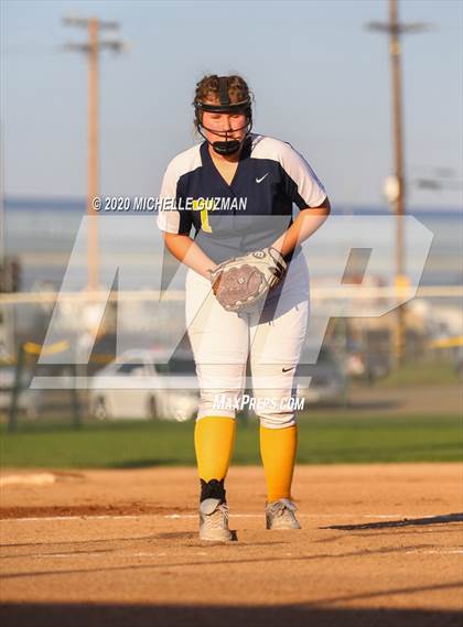Thumbnail 2 in Turlock vs. Central Catholic photogallery.