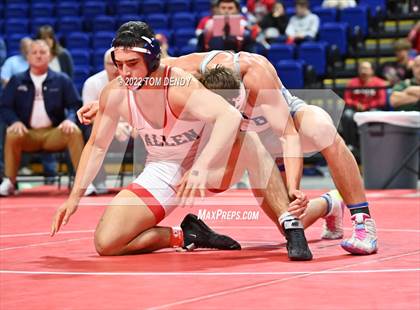 Thumbnail 2 in UIL State Championships - 6A 182lb Final photogallery.