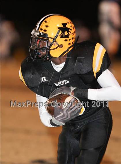 Thumbnail 2 in Lincolnton vs. Carver (NCHSAA 2A Semifinal) photogallery.