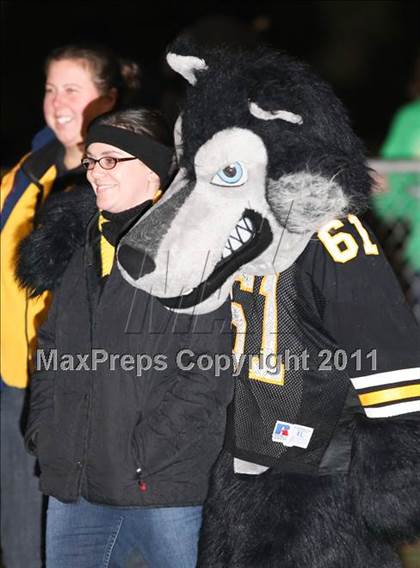 Thumbnail 3 in Lincolnton vs. Carver (NCHSAA 2A Semifinal) photogallery.