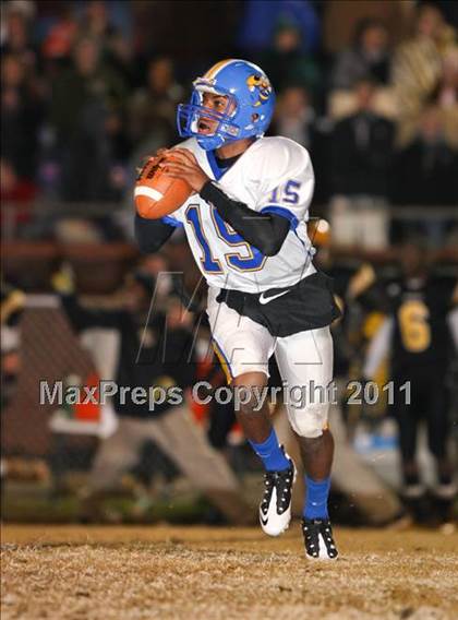 Thumbnail 1 in Lincolnton vs. Carver (NCHSAA 2A Semifinal) photogallery.