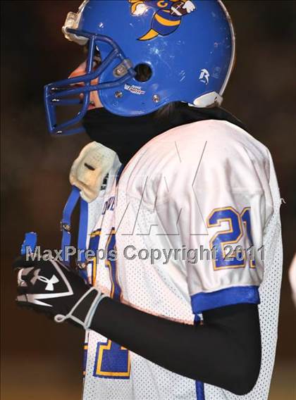 Thumbnail 2 in Lincolnton vs. Carver (NCHSAA 2A Semifinal) photogallery.