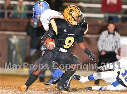 Thumbnail 1 in Lincolnton vs. Carver (NCHSAA 2A Semifinal) photogallery.