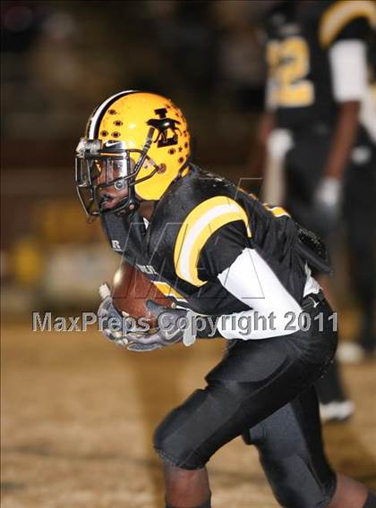 Thumbnail 1 in Lincolnton vs. Carver (NCHSAA 2A Semifinal) photogallery.