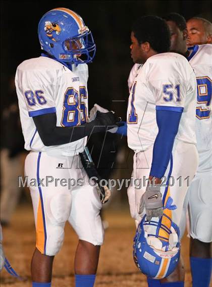Thumbnail 2 in Lincolnton vs. Carver (NCHSAA 2A Semifinal) photogallery.