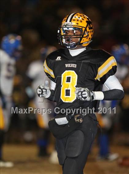 Thumbnail 2 in Lincolnton vs. Carver (NCHSAA 2A Semifinal) photogallery.